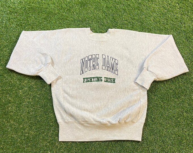 Vintage Notre Dame University Crewneck Sweatshirt Made USA Size Medium M NCAA College Football Fighting Irish Pull Over 1990s 90s