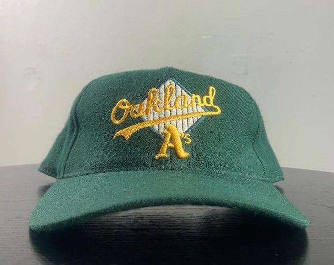 Vintage Oakland A's Fitted Hat Size 7 1/4 Athletics California MLB Baseball 1990s 90s