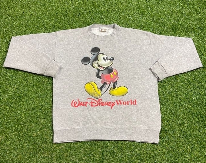 Vintage Walt Disney World Crewneck Sweatshirt Made USA Size Medium M Mickey Mouse WDW Magic Kingdom Disneyland Classic Pull Over Oversized
