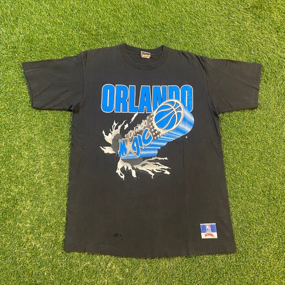 magic logo tee