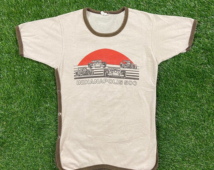Vintage Indianapolis 500 T Shirt Tee Breakaway Inc Size Medium Fits like Small Indianapolis Motor Speedway NASCAR