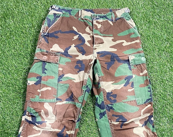 Vintage U.S. Army Camo Pants Size Medium M Official Military Army Quality Warm Hunting Coat Hiking 1990s 90s