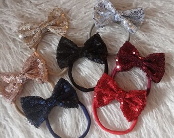 Haarband met pailletten en strik: glinsterende nylon haarband voor baby's, handgemaakte peuters en meisjes.