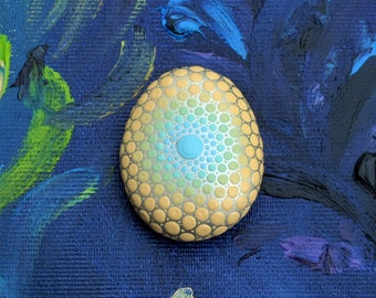 Shimmer stone, hand-painted mandala beach stone, point art