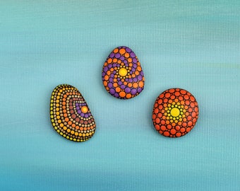 Set of three magnets, hand-painted stones, unique pieces, refrigerator magnet