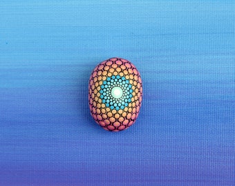 Mandala steen handgeschilderd - Kleine pil