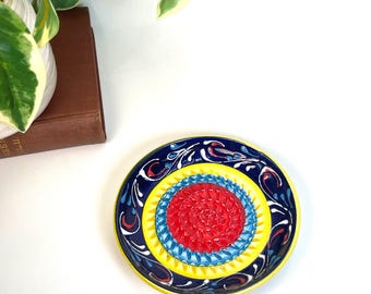 Hand-Painted Ceramic Garlic Grater Dish – Spanish Pottery – Citrus Zester