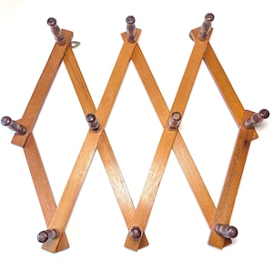 Vintage Wooden Accordion Peg Rack – Expandable Wall Coat Rack with 10 Pegs – Mid Century Adjustable Hat & Bag Organizer