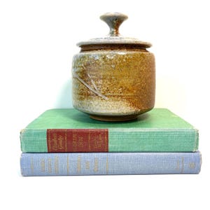Handmade Studio Pottery Jar with Lid – Rustic Stoneware Canister, Lidded Ceramic Vessel, Earth-Tone Glaze, Signed