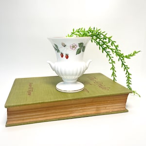 Wedgwood Bone China Vase – Strawberry and Floral Pattern, Made in England, Vintage White Bud Vase with Handles 3.5&quot; height