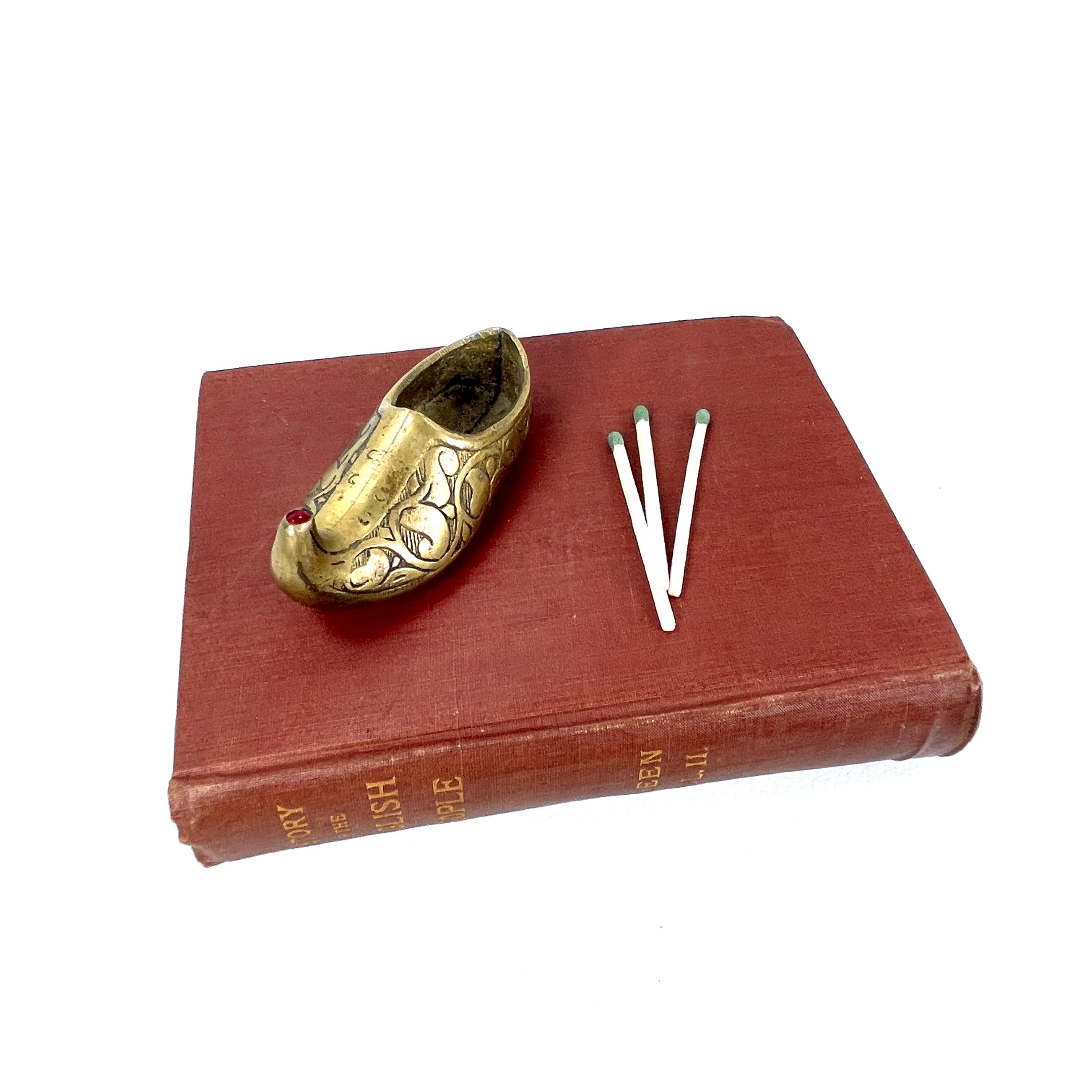 ANCIEN CENDRIER EN Bronze en forme de Chaussure EUR 8,00 - FR
