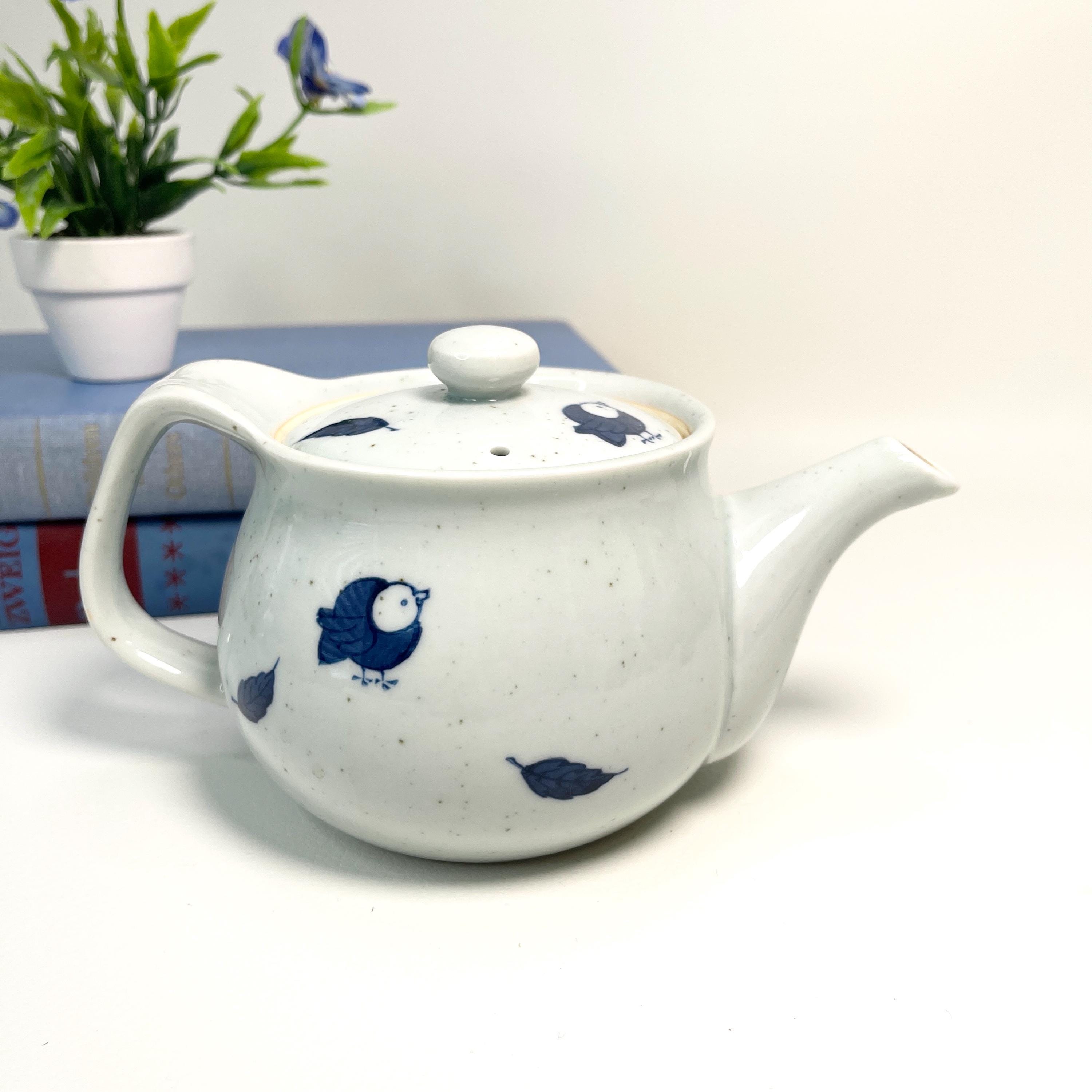 * vintage pot ୨୧ * 蒼い鳥の mini テリーヌポット Vintage Small Ceramic Teapot – Cute Birds Blue Japanese
