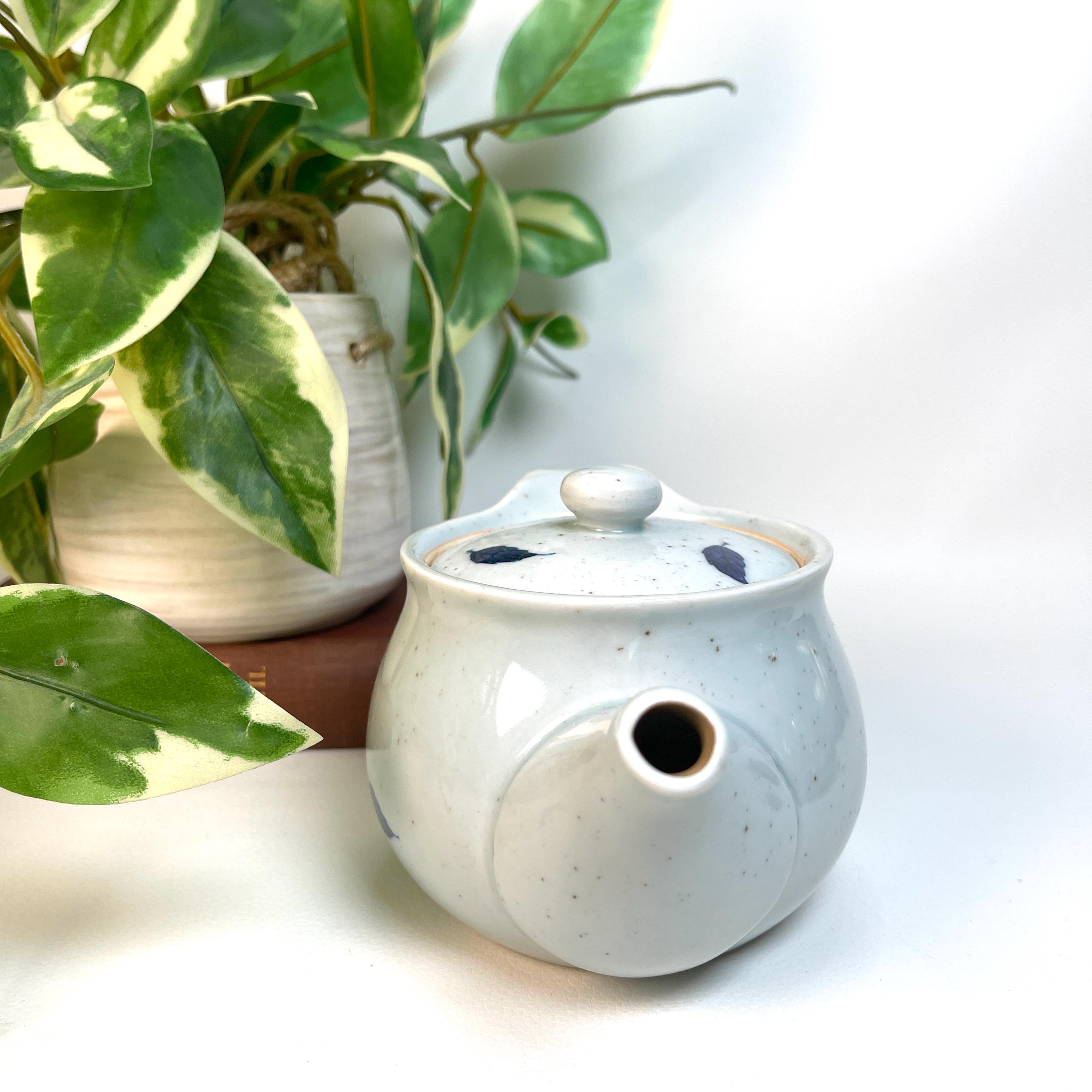 * vintage pot ୨୧ * 蒼い鳥の mini テリーヌポット Vintage Small Ceramic Teapot – Cute Birds Blue Japanese