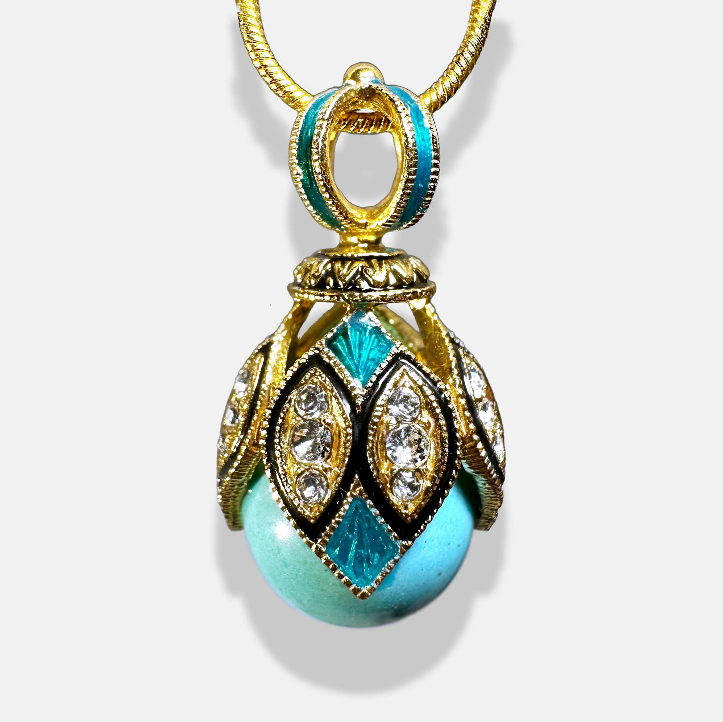 Copie pendentif oeuf Faberge avec cristal/ couleur Ambre
