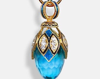 Fleur de lys royale Pendentif Oeuf style Fabergé - La Bible Fleur de lys oeuf