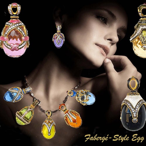 Pendentif oeuf Fabergé en émail : chat avec noeud rouge