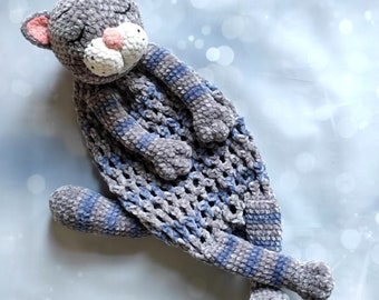 Pajamas holder Pattern. Sleeping Kitty. Detailed crochet pattern with descriptions, 5 videos and photos. In English. PDF file to download.