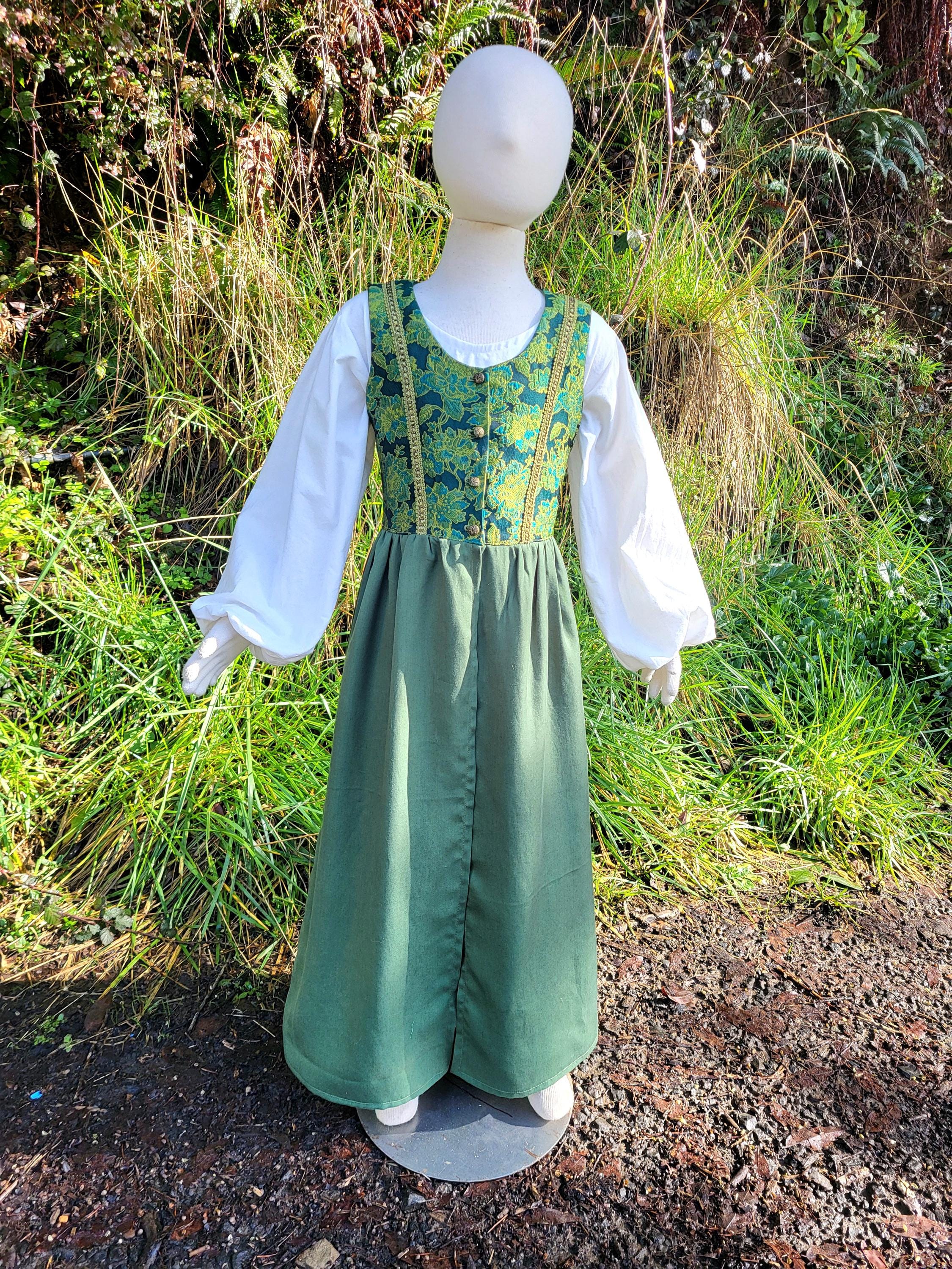 green emerald velvet dress Renaissance Court Tudor dress costume with 7 pieces by MattiOnline on Etsy  CUSTOM