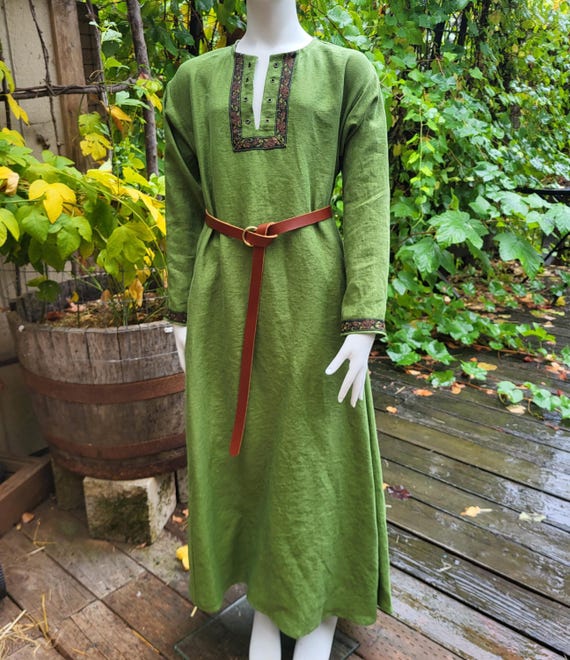 Girls / Tween Linen Medieval Dress - size 11/12