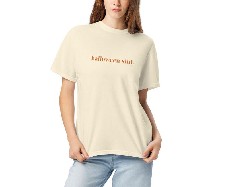Unisex garment-dyed heavyweight t-shirt