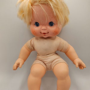 Vintage 1984 Kenner Strawberry Shortcake Blow Kiss Baby Doll # 869021