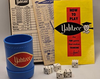 How to Play Dice: Yacht / Yatzy Rules of Play - Walnut