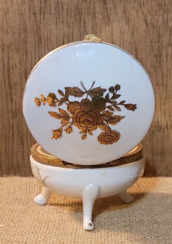 Vintage Porcelain 4-Footed Vanity Trinket Box Gol… - image 5