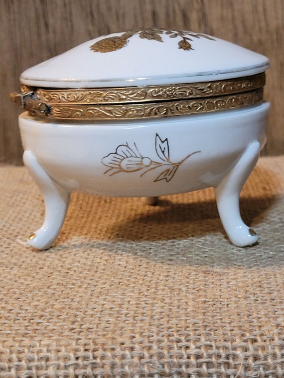 Vintage Porcelain 4-Footed Vanity Trinket Box Gol… - image 2