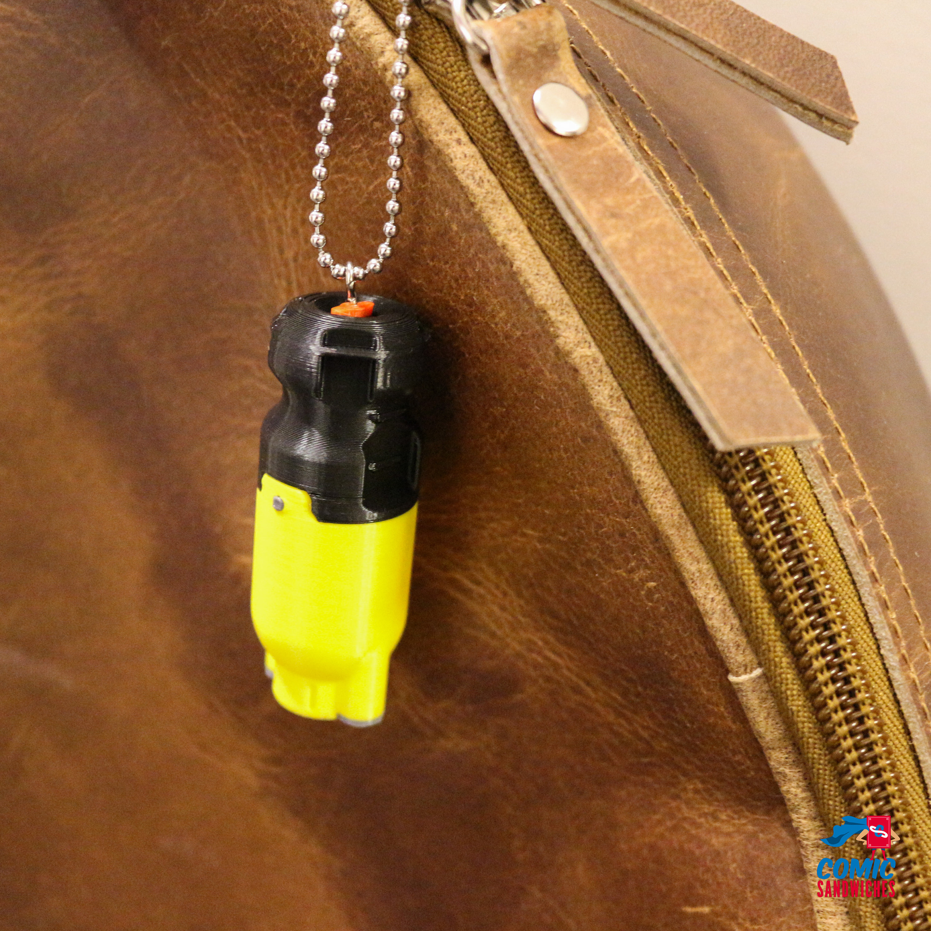 Fallout Fusion Core Keychain - Fallout 4 - Fallout New Vegas - Gamer Gift