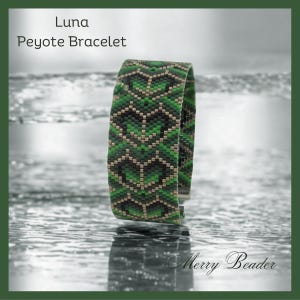 Pattern Luna Odd Count Peyote Stitch Bracelet with diagram and word chart