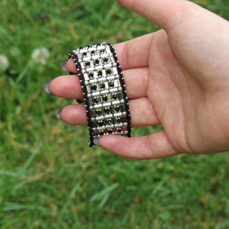 Handledning - Mönster Tila Deluxe Armband Peyotesöm med Tila, Rulla, Firepolish och Ross Beads Kompletta instruktioner bild 9