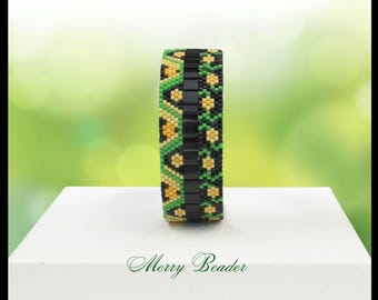 Patrón de pulsera de margaritas con punto peyote y cuentas Tila de Miyuki Delica