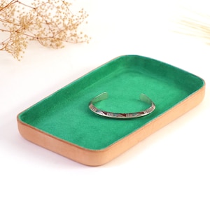 Leather Valet Tray Medium. Emerald green suede interior.Perfect for storing daily essentials such as keys, glasses, watches, and wallets