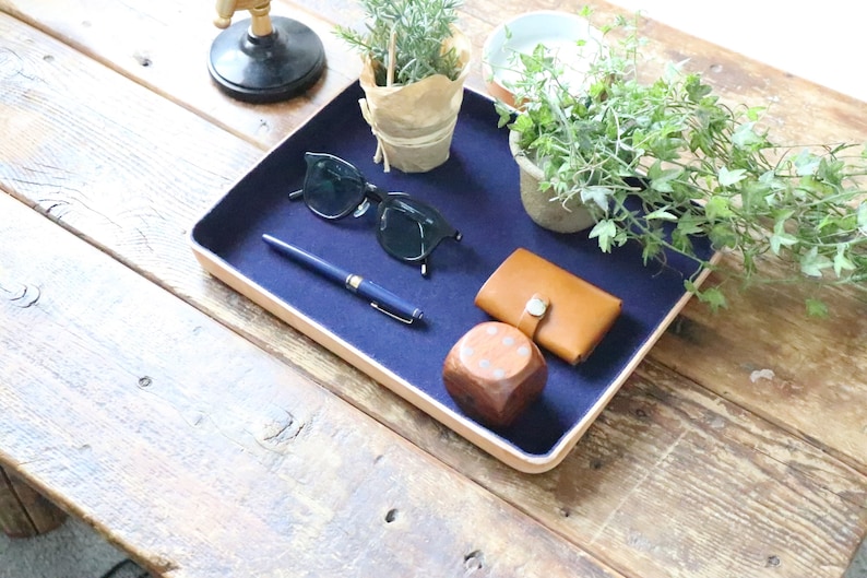 Monogrammed Valet Tray. Personalized Leather Catchall. Engraved Leather Valet. Desk Organizer. Leather Valet Tray.Desk Catchall.Valet Gift.