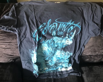 T-shirt Rhino Jeu Vidéo Pixelisé 8 Bits Marc Ecko Unltd (Neuf Avec étiquettes)