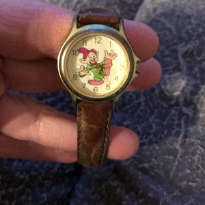 Vintage Snow White Watch - Etsy display picture 1
