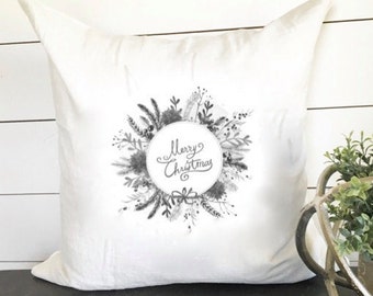 Merry Christmas Wreath Pillow Cover 18 x 18 // Christmas / Christmas Pillow / Holiday / Accent Pillow / Throw Pillow / Gift