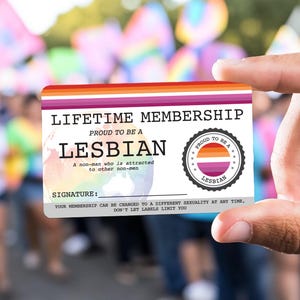 Cartão de Sócio Vitalício Lésbico Não-Homem - Cartão do Orgulho Gay - Cartão de Identidade LGBT - presente perfeito para a comunidade LGBTQIA+