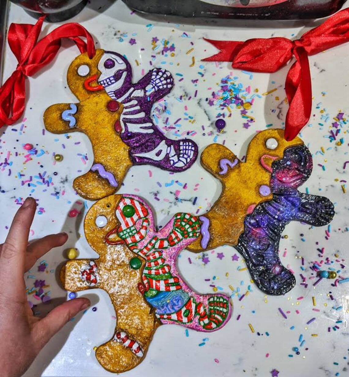 Adornos colgantes de pan de jengibre hechos a mano | Etsy