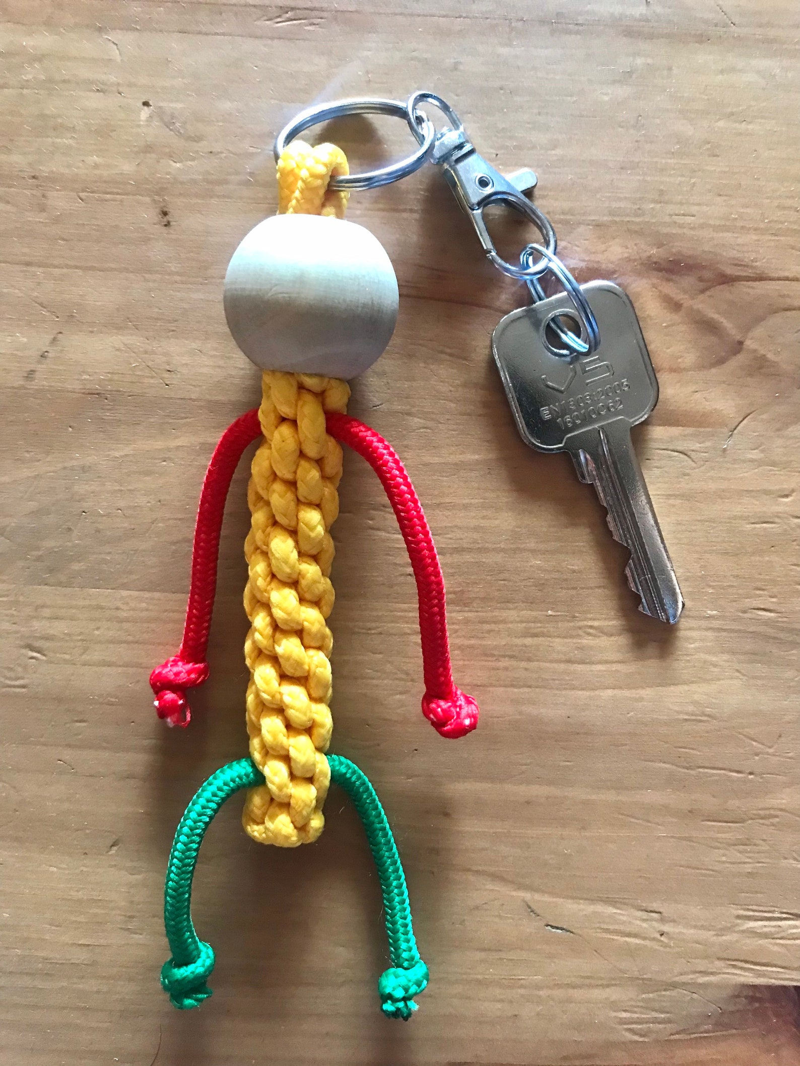 Macramé handmade keyring/ keychain/gift ideas | Etsy