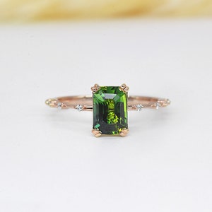 Emerald cut tsavorite art deco engagement ring | Green tsavorite bridal ring | Green tsavorite featuring ring | Rose gold tsavorite ring