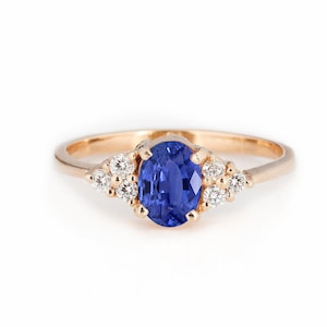 Anillo de compromiso de zafiro azul medio ovalado / anillo de compromiso de diamantes y zafiro natural / anillo único estilo art déco de 9k/14k/18k para ella