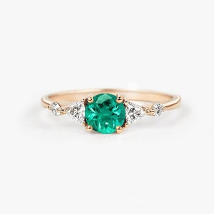 Emerald Engagement Ring | Vintage Emerald and Trillion Diamond ring | Dainty ring | Stackable Ring in 9k/14k/18k Rose, Yellow or White Gold