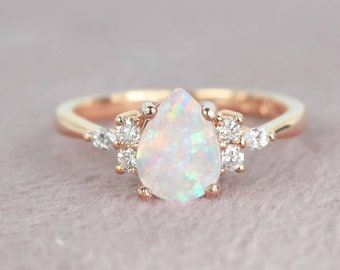 Anillo de compromiso de ópalo blanco y diamante / Anillo vintage de ópalo vívido de pera en oro rosa / Anillo de regalo de ópalo blanco tallado en diamante y pera