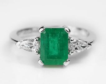 Emerald ring- Vintage Emerald Ring-Platinum 1.65ct Colombian Emerald Tear drop Diamonds Ring-Emerald gold ring-Emerald engagement ring