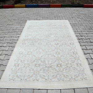 Neutral Vintage Turkish Woven 5x9 Rug, 5x9 Oushak Rug, 5x9 Turkish Rug, Vintage Rug 5x9, Faded Rug, Muted Rug, Oushak Rug, Home Decor