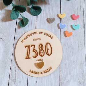 Cadeau pour la Saint Valentin aimant en bois personnalisé aux nombres de jours passés ensemble