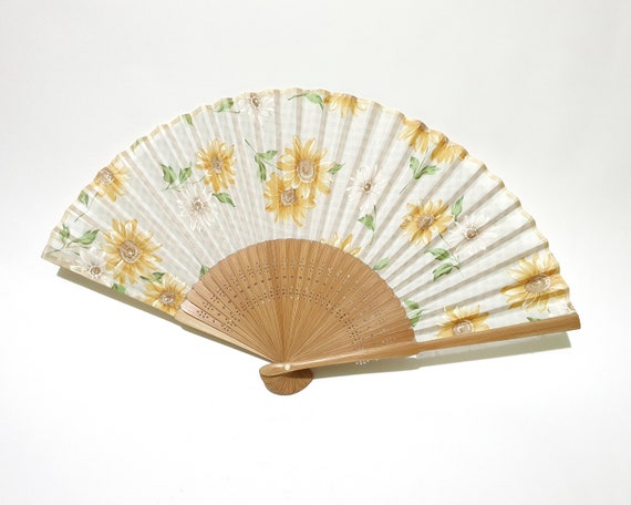 Vintage Japanese Bamboo Handfan with Refreshing Su