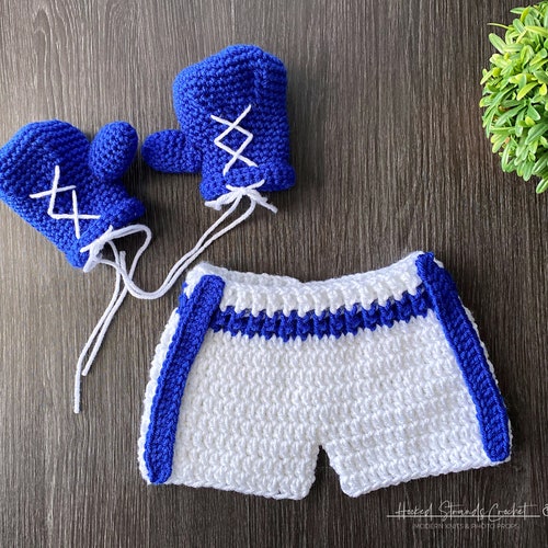Crochet boxer set, Boxing gloves, baby boy outfit, newborn photo prop, Infant costume, Baby shower gift, 0-6 Months