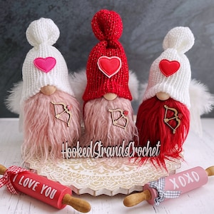 Knit Cupid Gnome: Valentine&#39;s Day Tiered Tray Decor